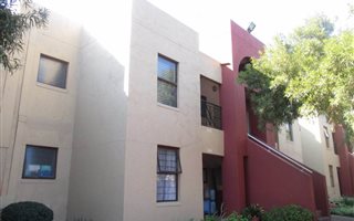 3 Bedroom Apartment in Marais Steyn Park