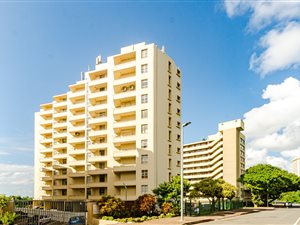 2 Bed Apartment in Amanzimtoti