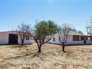 1075 ha Farm in Douglas