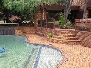 5 Bed House in Ninapark
