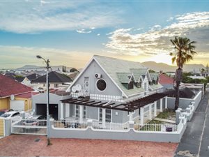 5 Bed House in Lansdowne