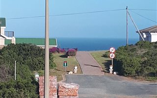 812 m² Land available in Jongensfontein