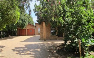 4 Bedroom House in Door de Kraal