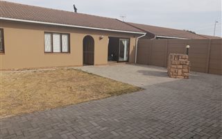 3 Bedroom House in Tableview
