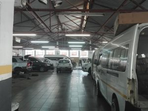 2050 m² Commercial space in Mobeni