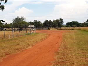 2.1 ha Land available in Kameeldrift East