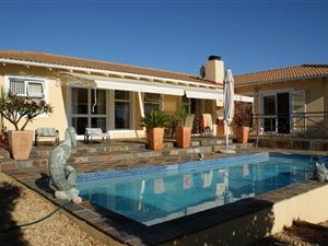 2 Bed House in Helderberg Estate