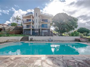 6 Bed House in Stanger Heights