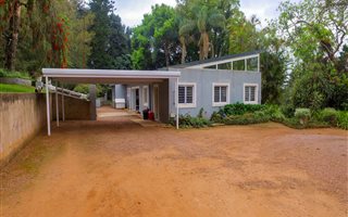 4 Bedroom House in Summerveld