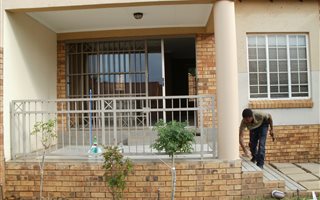 3 Bedroom Simplex in Moreleta Park