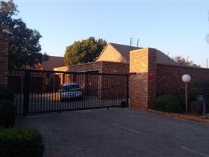 3 Bedroom House in Rietvalleirand
