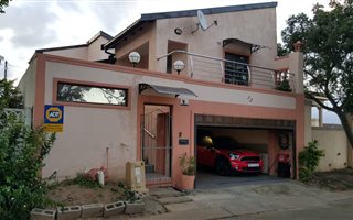 5 Bedroom House in Newlands West