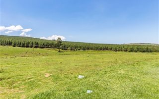 925 m² Land available in St Johns Village