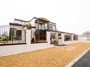 4 Bed House in Rouxville