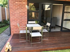 3 Bed Apartment in Menlo Park