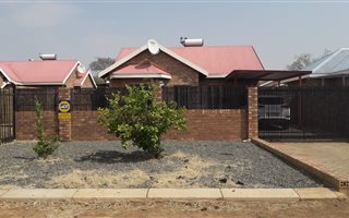 2 Bedroom House in De Beers