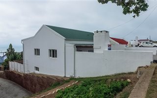 4 Bedroom House in Mossel Bay Central