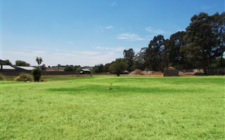 9465 m² Land available in Nortons Home Estate