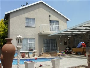 11 Bed House in Risana