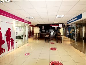 2002 m² Office Space in Bruma