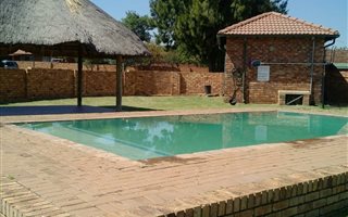 2 Bedroom Townhouse in Die Hoewes
