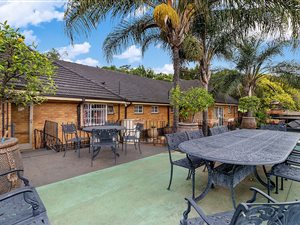 8 Bed House in Monument Park