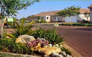 2 Bedroom Townhouse in Hazeldean (Silverlakes Surroundings)