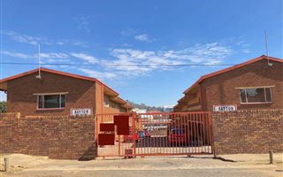 2 Bedroom Townhouse in Turffontein