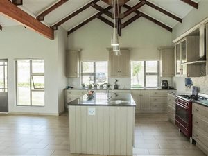 5 Bed House in Mooikloof Glen