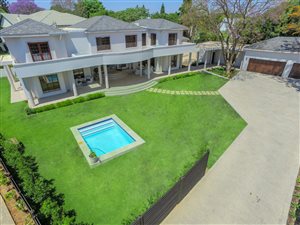 5 Bed House in Bryanston