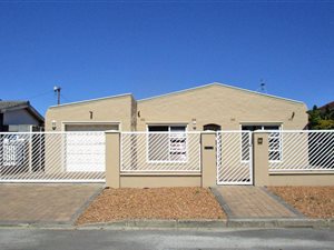 3 Bed House in Parow Valley