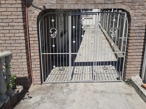 3 Bed House in Merebank East