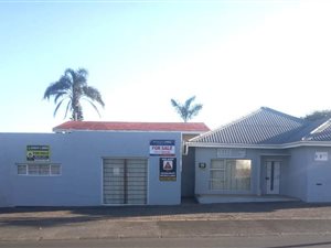 250 m² Commercial space in Gonubie