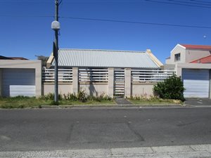 8 Bed House in Lansdowne