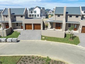 3 Bed House in Graanendal
