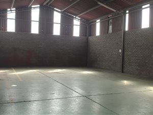 150 m² Commercial space in Secunda