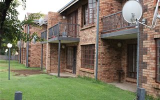 2 Bedroom Flat in Brandwag