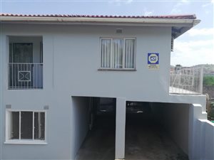 6 Bed House in Trenance Manor