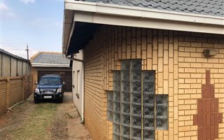 1 Bedroom Garden Cottage in Lenasia