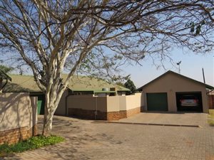 3 Bed Townhouse in Highveld