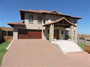 3 Bedroom House in Heuningklip
