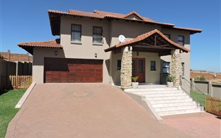 3 Bedroom House in Protea Ridge