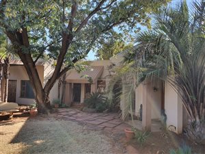 5 Bed House in Langenhoven Park