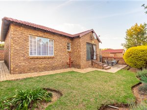2 Bed Townhouse in Honeydew Ridge