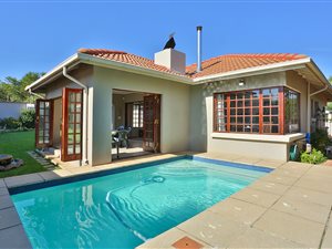 5 Bed Cluster in Maroeladal
