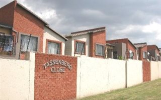 2 Bedroom Townhouse in Ravensklip