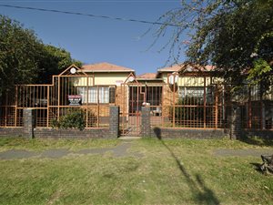 10 Bed House in Kenilworth