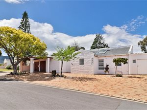 3 Bed House in Edgemead