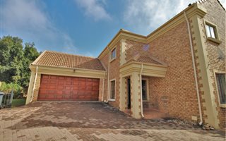 3 Bedroom Townhouse in Midstream Estate