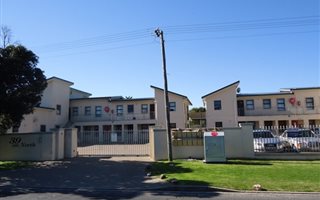2 Bedroom Apartment in Tableview